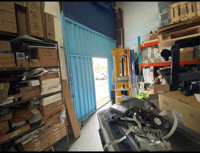 885M² WAREHOUSE FOR SALE IN KILLARNEY GARDENS